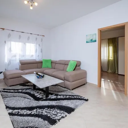 Beautiful In With Kitchen *